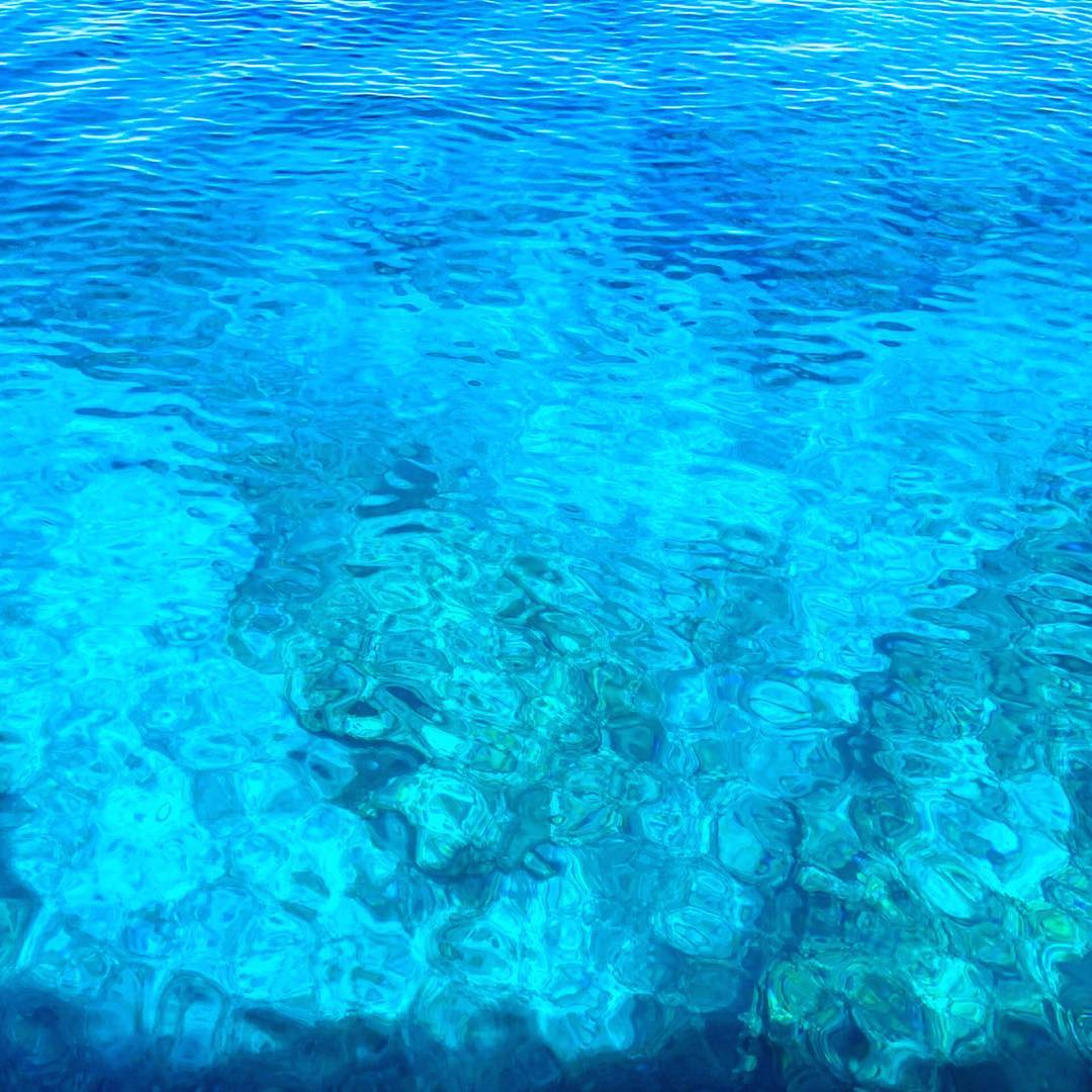 さんご礁のきれいな海　shapesgirl シェイプスガール