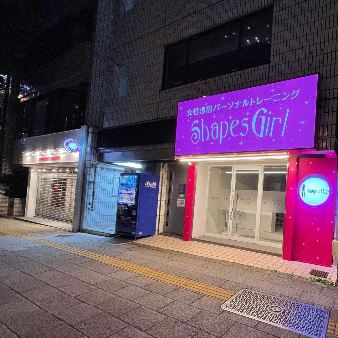 ShapesGirl店舗の夜の様子